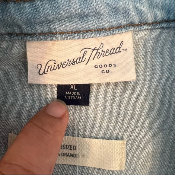 NWT Universal Thread Long Sleeve Denim Jean Jacket- Light Wash XL - Picture 4 of 5